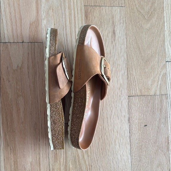 Birkenstock Tan Slide Sandals with Gold Buckle - Picture 3 of 4